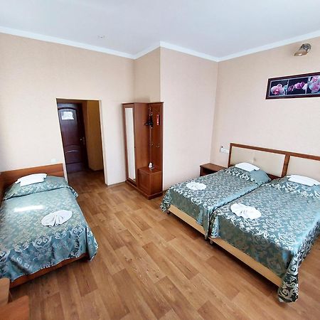 Uman Hotel Exterior photo