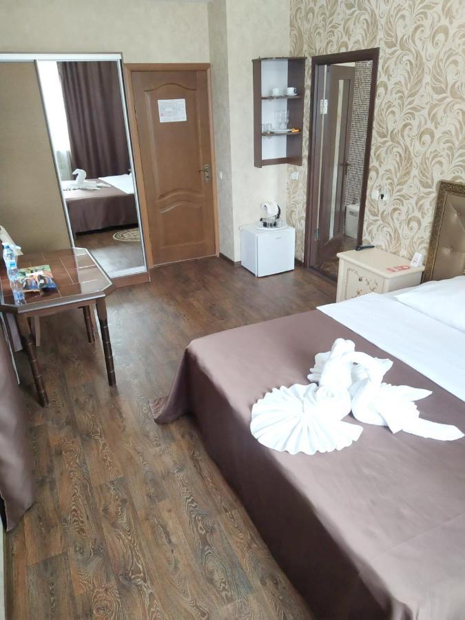 Uman Hotel Exterior photo
