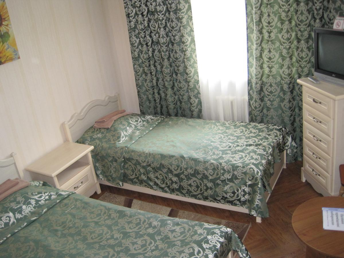 Uman Hotel Exterior photo
